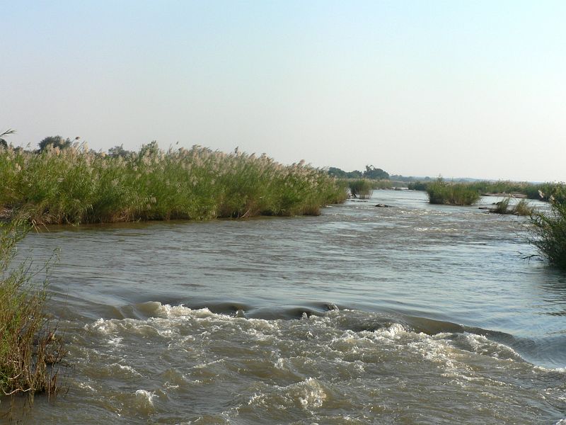 JAR 167.JPG - V době sucha byla většina toků téměř vyschlá, což umožnilo projet celý park obyčejným osobním autem.
